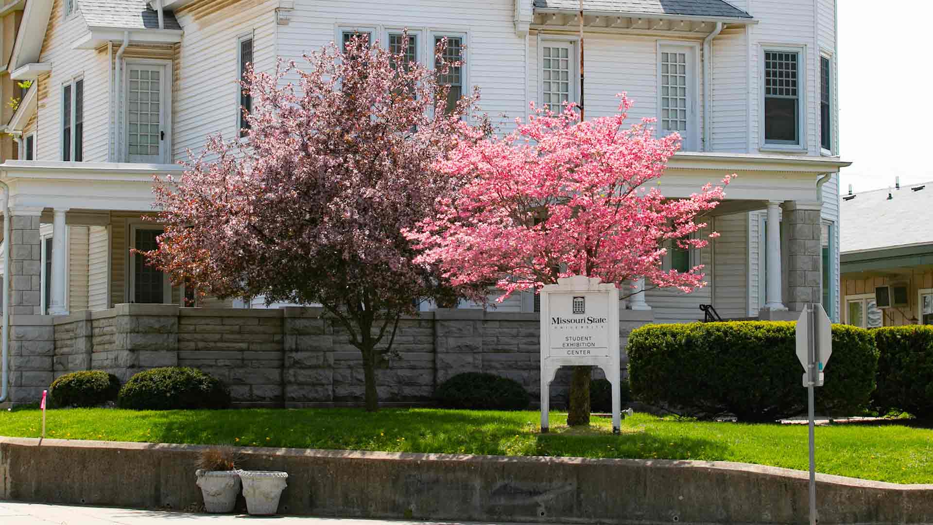 Student Exhibition Center building.